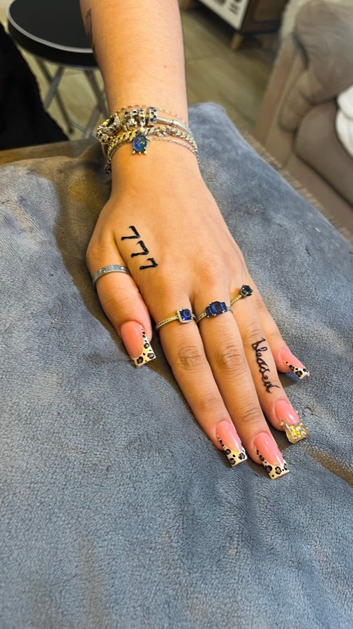 Henna by Falastina