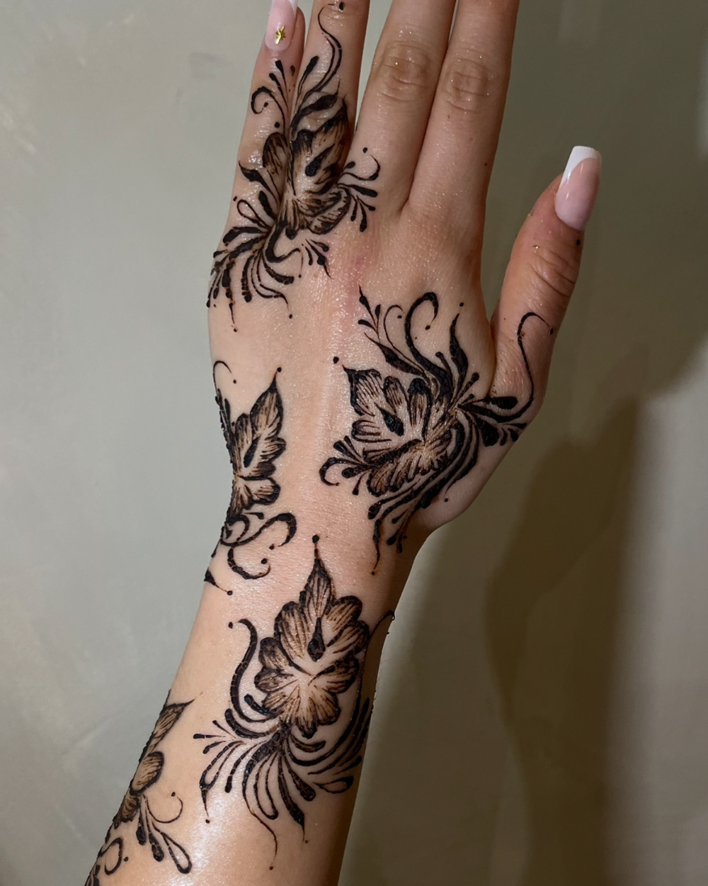Henna by Falastina